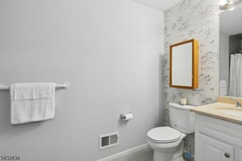 2 Mcchesney Court West Orange NJ 07052