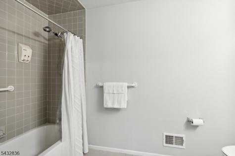 2 Mcchesney Court West Orange NJ 07052