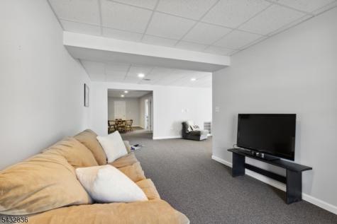 2 Mcchesney Court West Orange NJ 07052