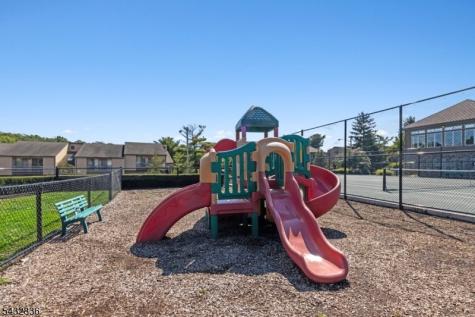 2 Mcchesney Court West Orange NJ 07052
