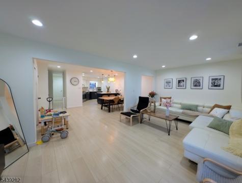 20 Quincy Lane West Milford NJ 07480