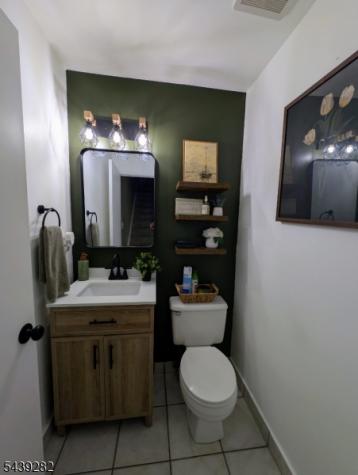20 Quincy Lane West Milford NJ 07480