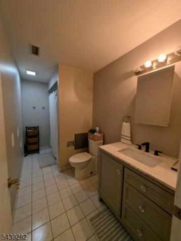 20 Quincy Lane West Milford NJ 07480