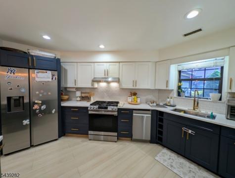 20 Quincy Lane West Milford NJ 07480