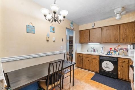 468 Liberty St, Unit 101 Little Ferry NJ 07643
