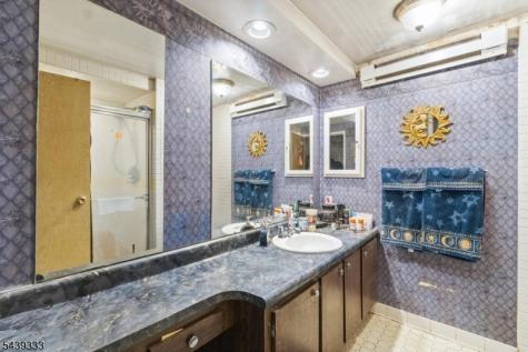 468 Liberty St, Unit 101 Little Ferry NJ 07643