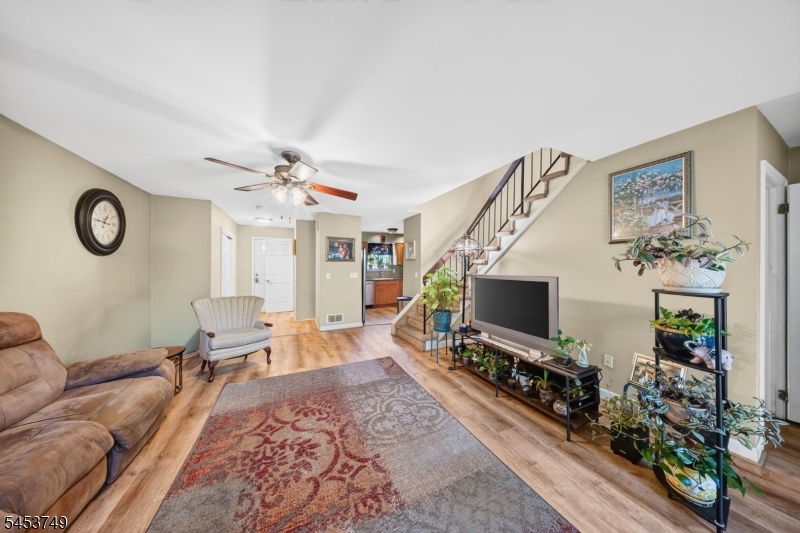 4 Pear Court Raritan NJ 08822