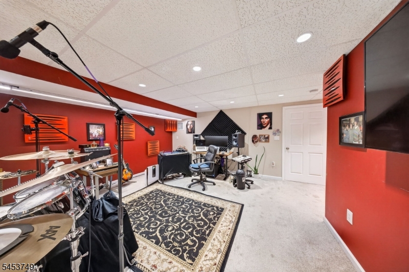 4 Pear Court Raritan NJ 08822