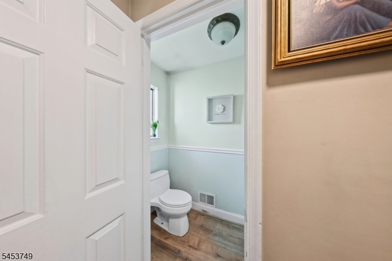 4 Pear Court Raritan NJ 08822