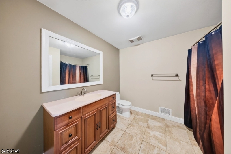 4 Pear Court Raritan NJ 08822