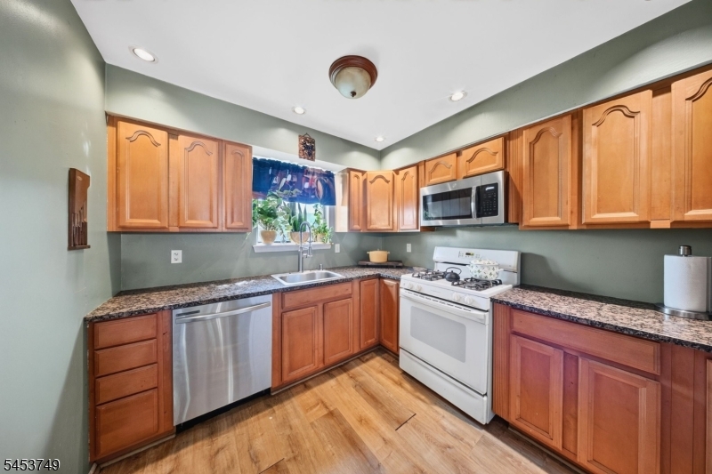 4 Pear Court Raritan NJ 08822