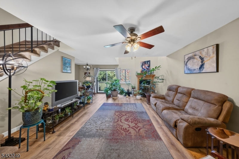 4 Pear Court Raritan NJ 08822