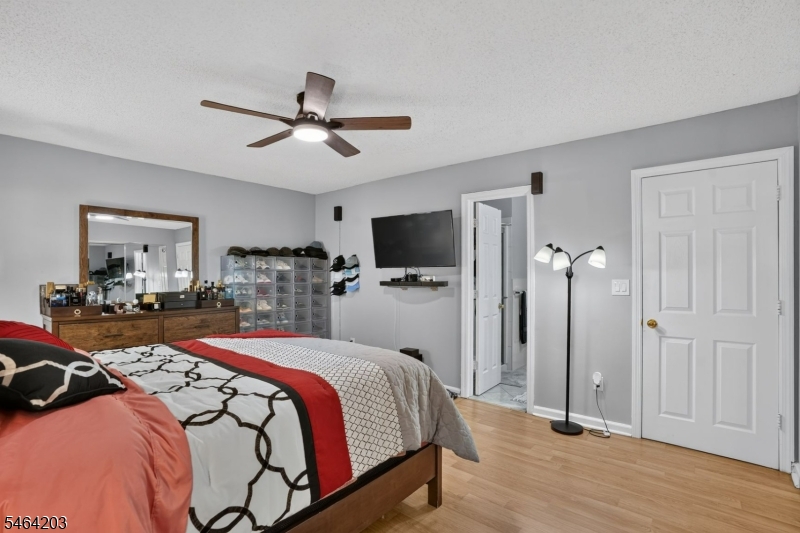 51 Woodmere Drive Sayreville NJ 08859