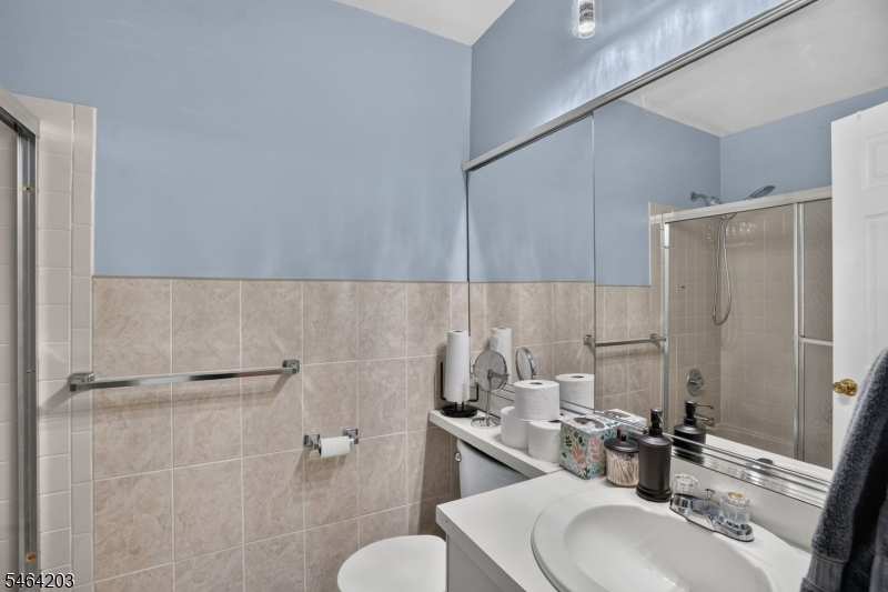 51 Woodmere Drive Sayreville NJ 08859