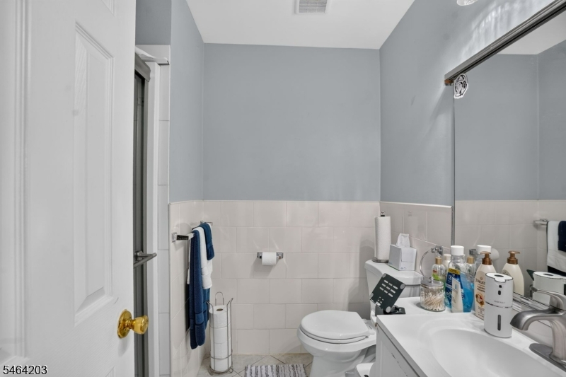 51 Woodmere Drive Sayreville NJ 08859