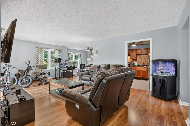 51 Woodmere Drive Sayreville NJ 08859