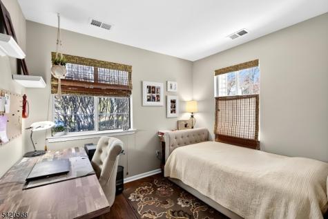 48 Academy Court Bedminster NJ 07921