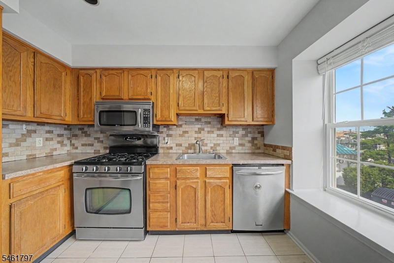 251 Broadmoor-3 Union NJ 07083