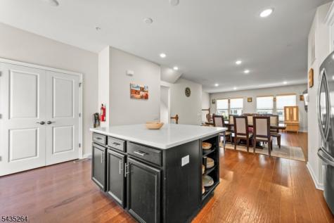 18 Cortland Court Livingston NJ 07039