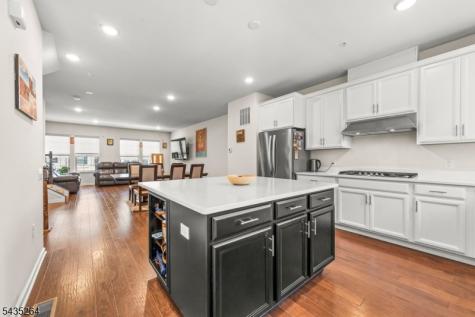 18 Cortland Court Livingston NJ 07039