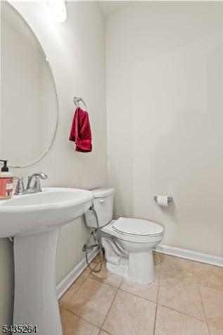 18 Cortland Court Livingston NJ 07039