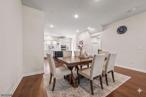 18 Cortland Court Livingston NJ 07039