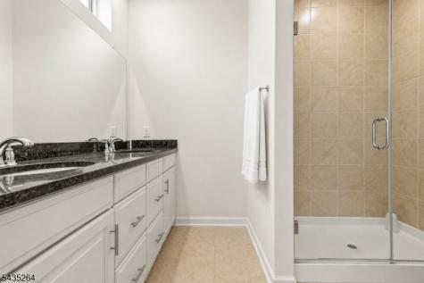 18 Cortland Court Livingston NJ 07039