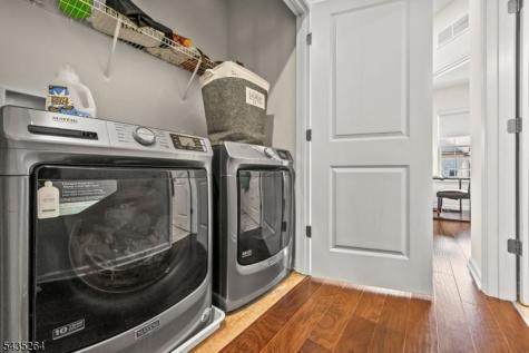 18 Cortland Court Livingston NJ 07039