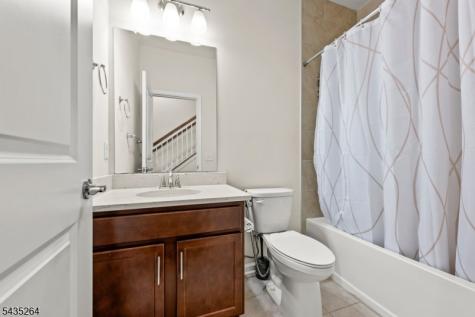 18 Cortland Court Livingston NJ 07039