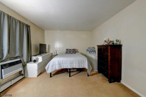 1303 Cricket Lane Woodbridge NJ 07095