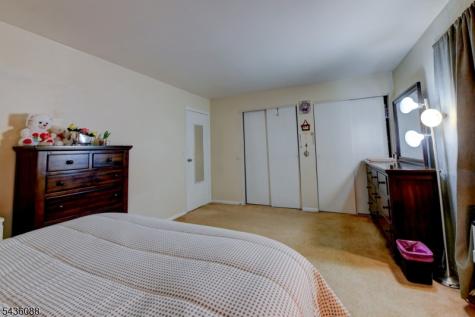 1303 Cricket Lane Woodbridge NJ 07095