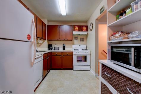 1303 Cricket Lane Woodbridge NJ 07095