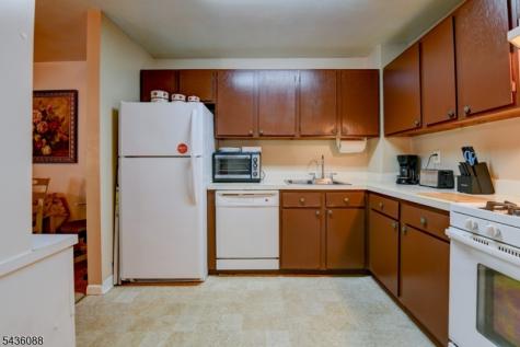 1303 Cricket Lane Woodbridge NJ 07095