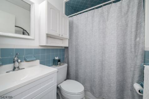 4 Cardinal Lane Hillsborough NJ 08844