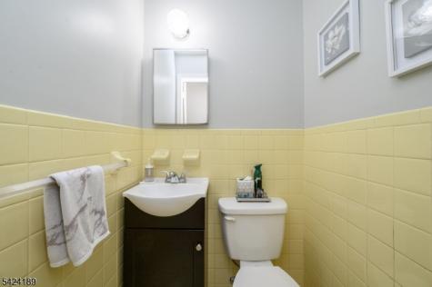 4 Cardinal Lane Hillsborough NJ 08844