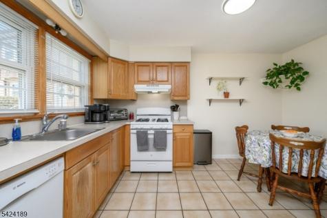 4 Cardinal Lane Hillsborough NJ 08844