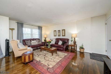 4 Cardinal Lane Hillsborough NJ 08844