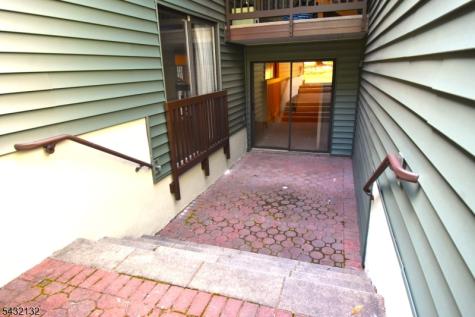 3 Ridgedale Drive Clinton NJ 08801