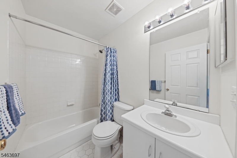 4 Hornbeam Way Hardyston NJ 07419