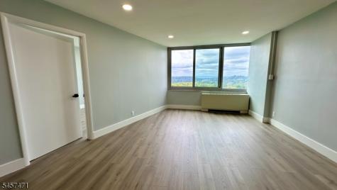 1 Claridge Dr Unit 1000 Verona NJ 07044