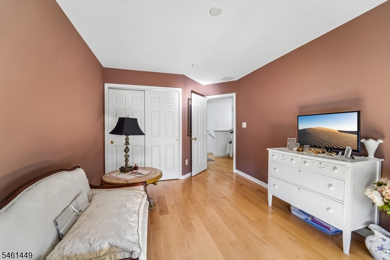 136 Cambridge Drive Nutley NJ 07110