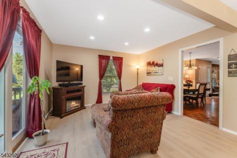 34 Pond Ridge Drive Clinton NJ 08809