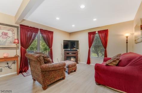 34 Pond Ridge Drive Clinton NJ 08809