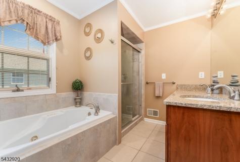 34 Pond Ridge Drive Clinton NJ 08809