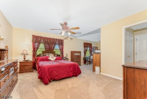 34 Pond Ridge Drive Clinton NJ 08809