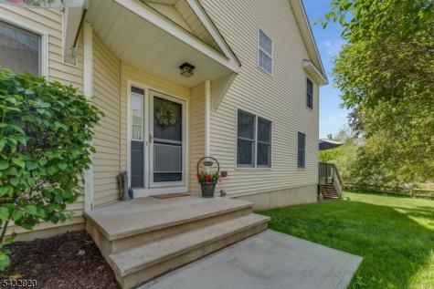 34 Pond Ridge Drive Clinton NJ 08809