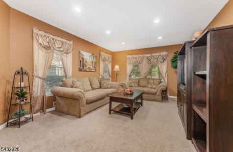 34 Pond Ridge Drive Clinton NJ 08809