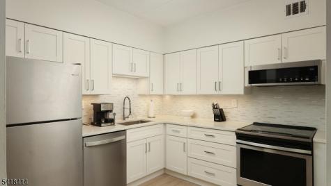 22 Riverside Drive Cranford NJ 07016
