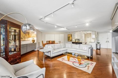 10 Smith Manor Boulevard West Orange NJ 07052