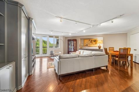 10 Smith Manor Boulevard West Orange NJ 07052